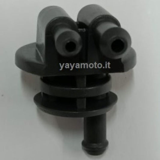 Raccordo serbatoio miscela decespugliatore